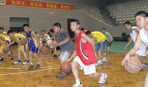 济南黄亭体育馆篮球培训学校,济南篮球学习,济